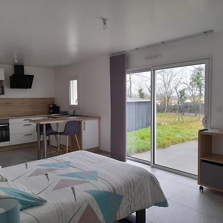 Studio Lumineux Avec Terrasse 永河畔拉罗什 外观 照片